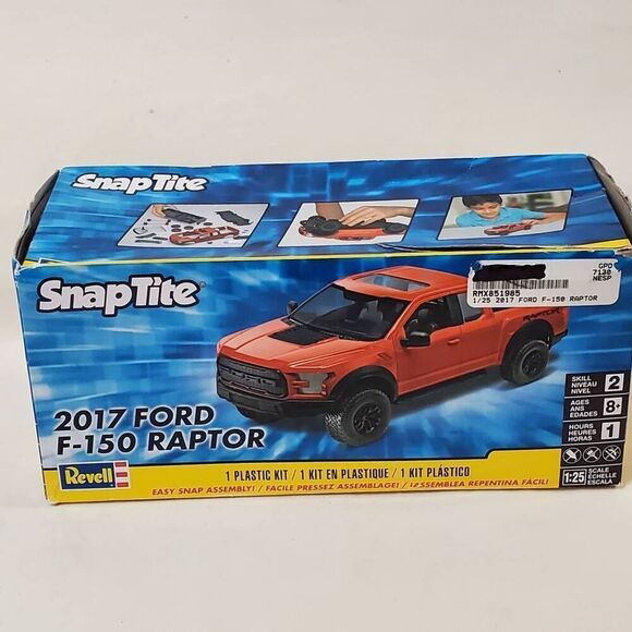SnapTite 2017 FORD F-150 RAPTOR Model Kit - Picture 1 of 7